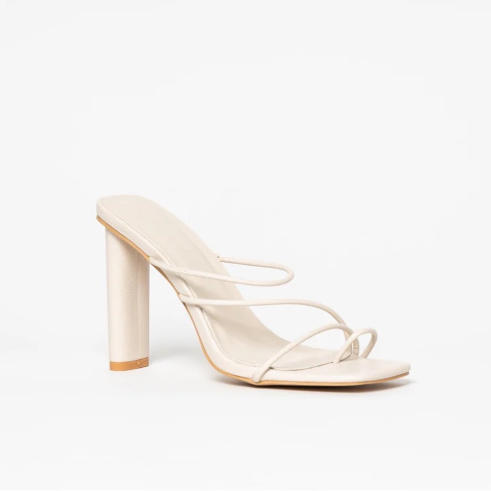 Billini Alari Heels In Ivory